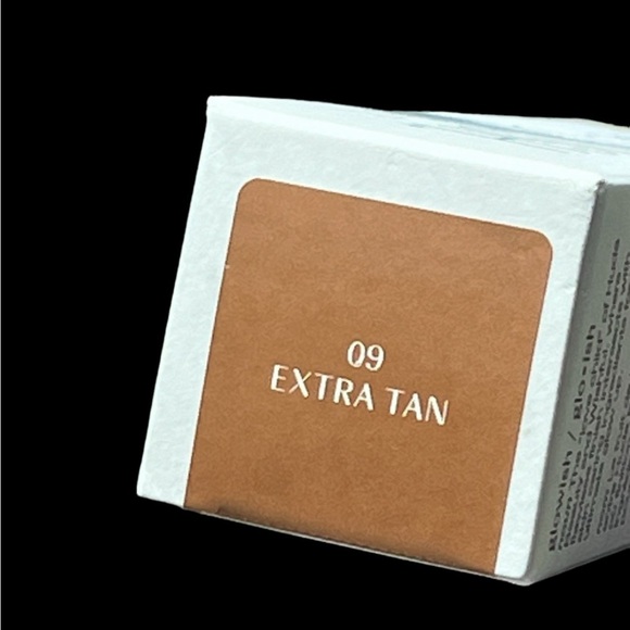 Glowish Multi DEW Skin Tint - Picture 4 of 7